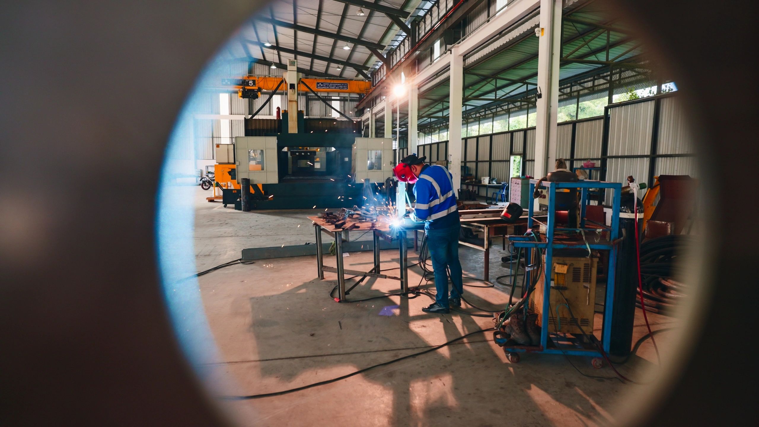 Fabrication professional portrait-style image